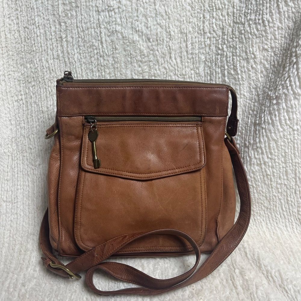 Fossil Leather Brown Crossbody Bag antique tone hardwares key accent.